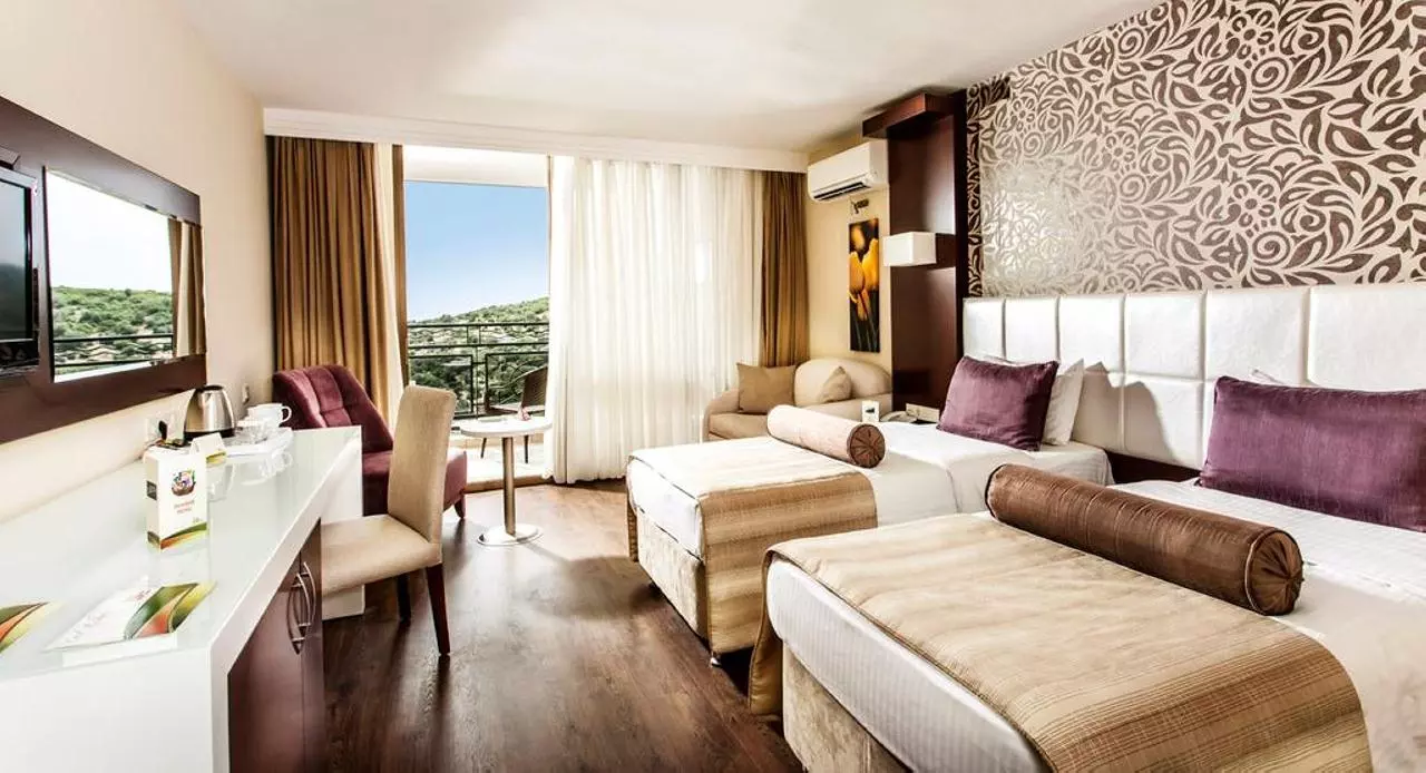 TUSANBEACH_SHABAVIZ (19).jpg